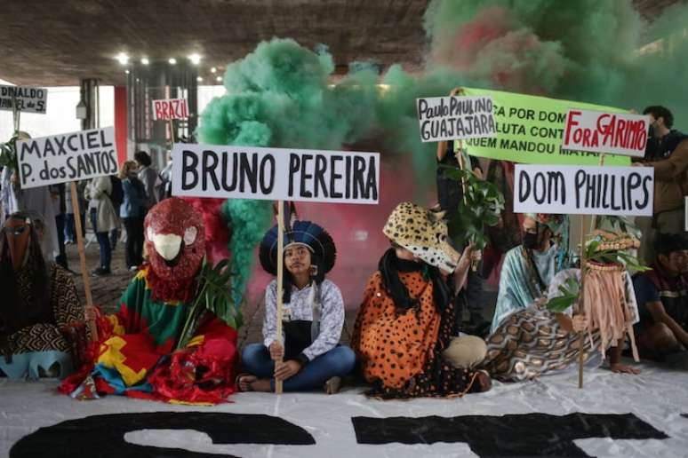 Manifestação por Bruno Pereira e Dom Phillips, assassinados em 2022, no Vale do Javari