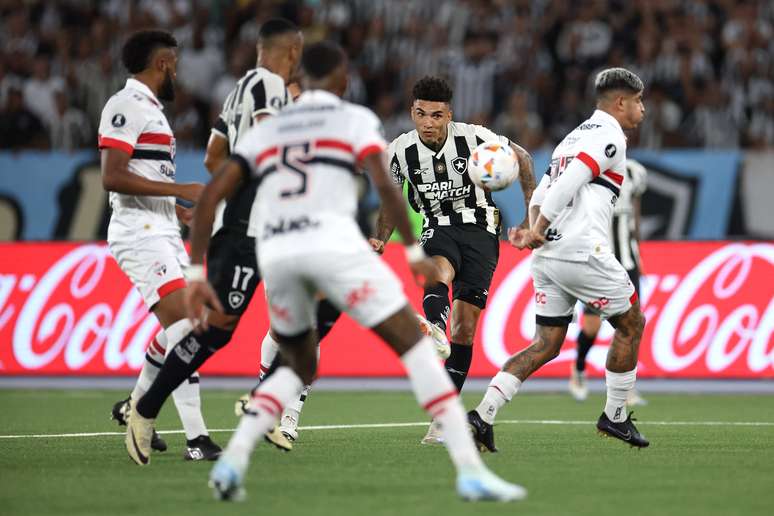 Botafogo x São Paulo. 