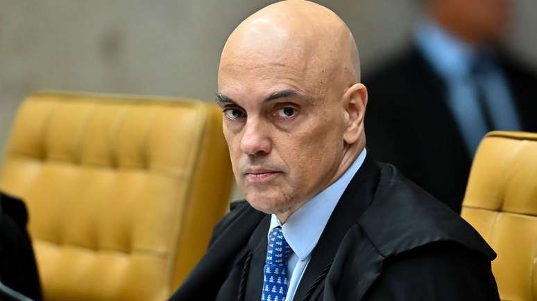 Moraes determinou que empresa seja multada caso não respeite bloqueio imposto pela Justiça