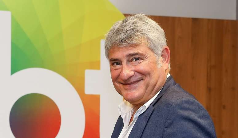 Cleber Machado é narrador e apresentador no SBT 