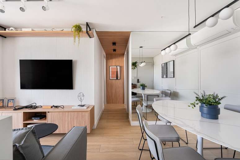 Joinery helps to remodel the decoration of the unpainted hallway Project: Natalia Salla | Joinery helps to remodel the decoration of the unpainted hallway Project: Natalia Salla |