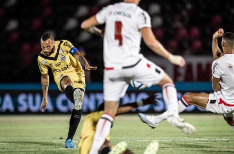 Guilherme agradece vitória do Santos em campo, que ‘dificulta o jogo’