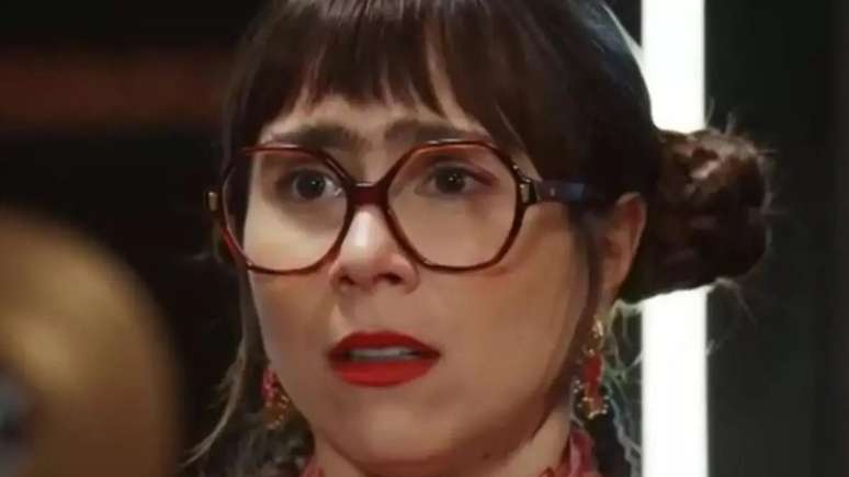 Lupita (Daphne Bozaski) em 'Família é Tudo'