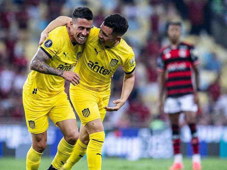 Único tento da partida no Maracanã saiu aos 13 minutos do primeiro tempo