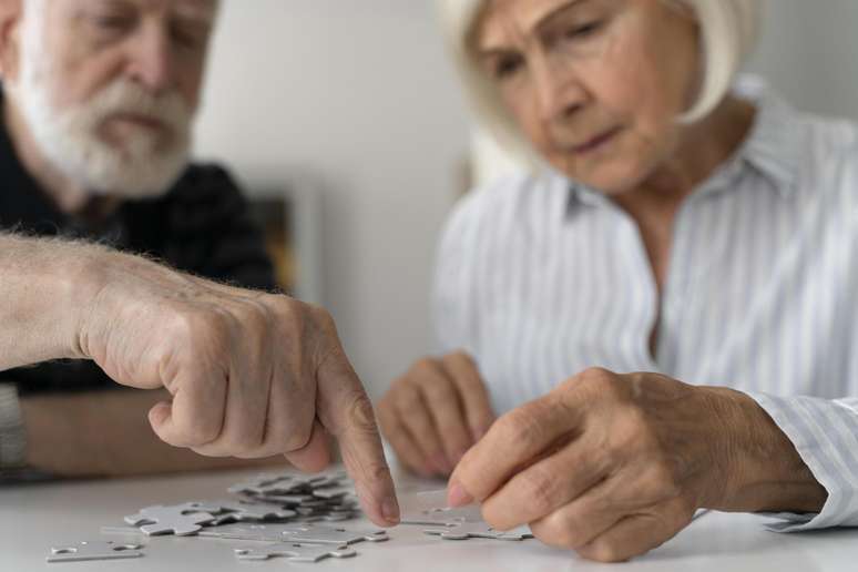 A doença pode ser ainda mais difícil para aqueles que vivem com a pessoa diagnosticada