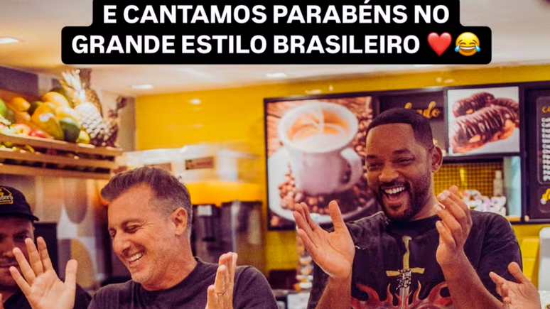 Luciano Huck ao lado de Will Smith