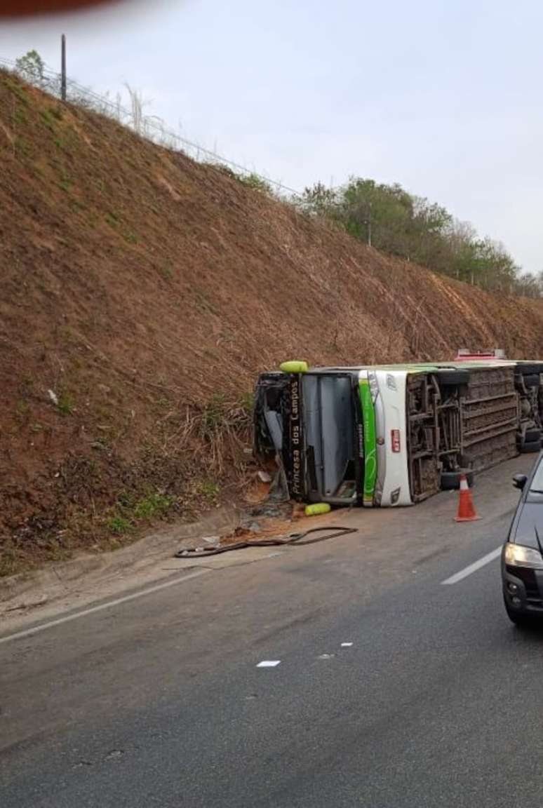 Acidente envolvendo o time de futebol Coritiba a caminho do Rio deixou 3 mortos