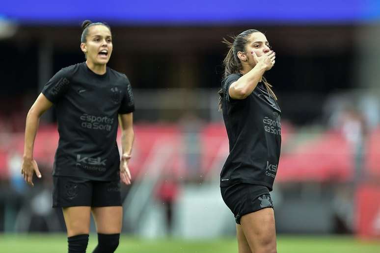 Corinthians venceu o jogo de ida por 3 a 1 –