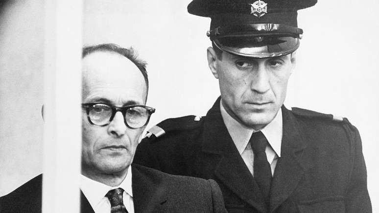 Adolf Eichmann durante seu julgamento em Israel