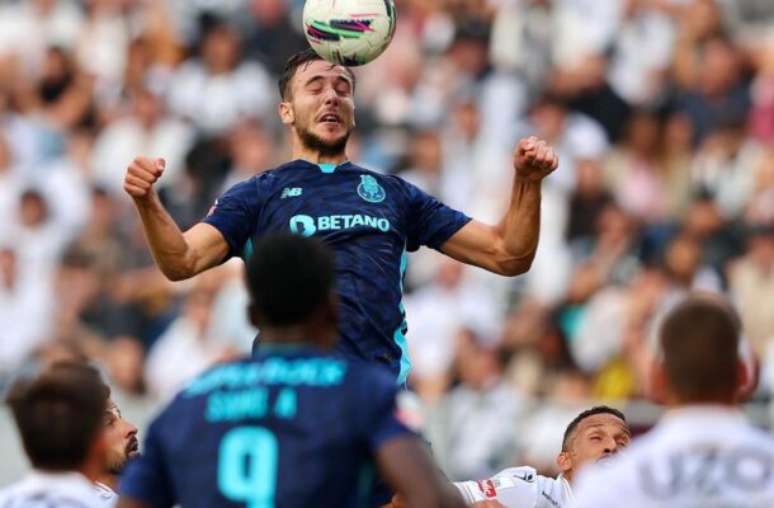 Porto venció al Vitória de Guimarães con gol del brasileño Pepê