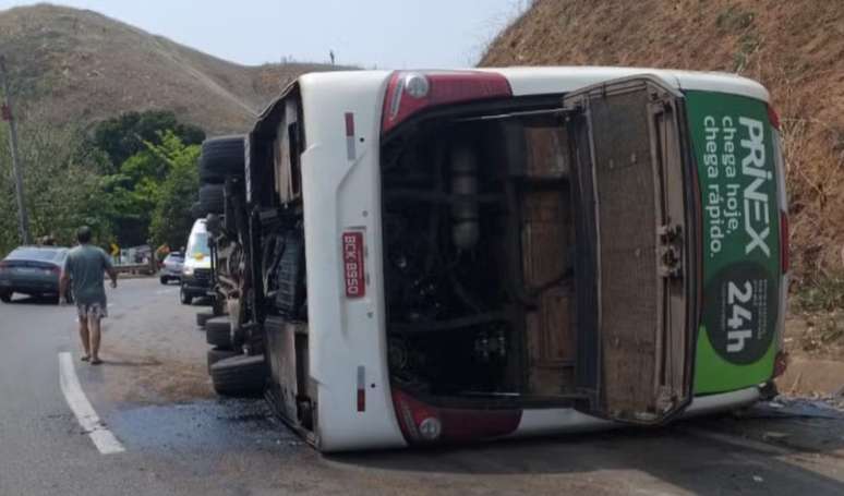 Se estrella el autobús del equipo de fútbol americano y mueren tres personas