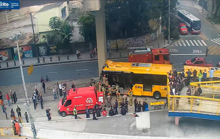 Acidente com BRT deixa mais de 60 feridos no Rio