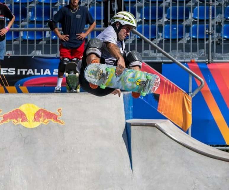 Pedro Barros ganó la medalla de plata y garantizó el doble título de Brasil en este deporte.