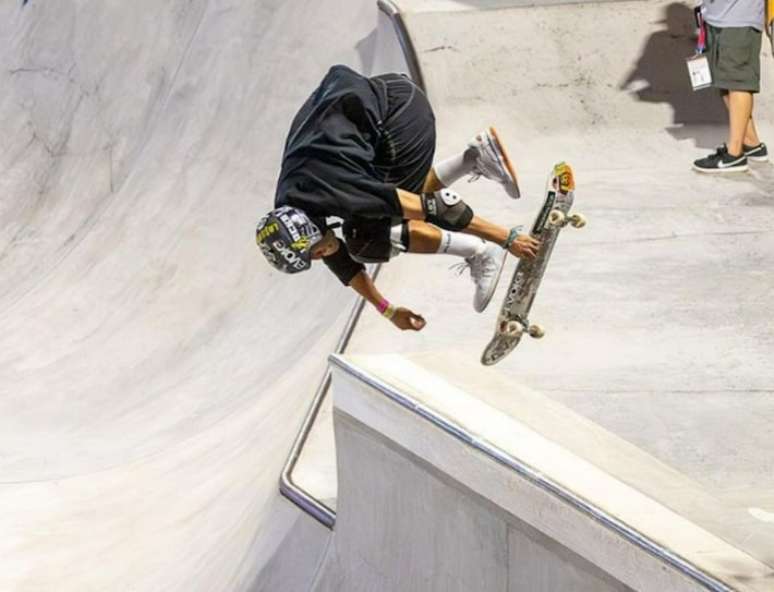 Augusto Akio foi campeão mundial de Skate Park em Roma, com volta impressionante.