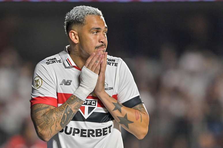 São Paulo erra, é frágil com reservas e leva virada do Inter no MorumBis