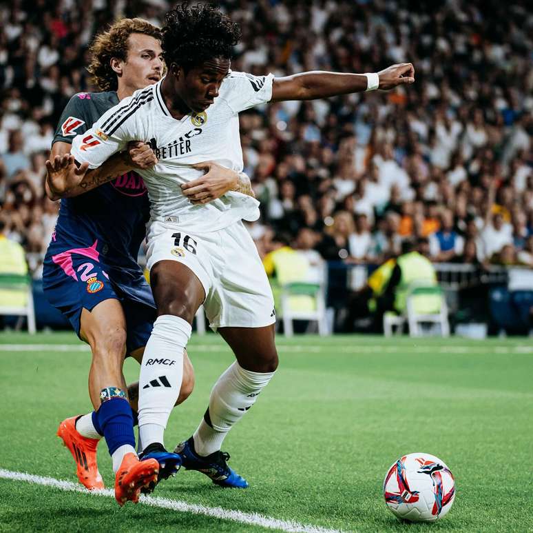 Endrick jogando pelo Real Madrid