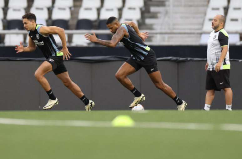 El trío volvió a entrenar con balón y está cerca de regresar a Botafogo