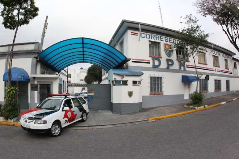 Dois soldados da Polícia Militar do Estado de São Paulo foram demitidos por consumo de de bebida alcoólica durante patrulhamento. Na imagem, a Corregedoria da Polícia Militar.