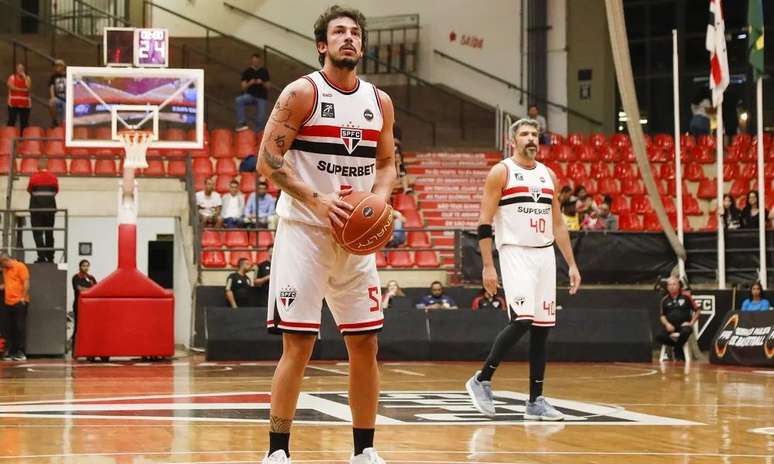 são paulo basquete buru paulista