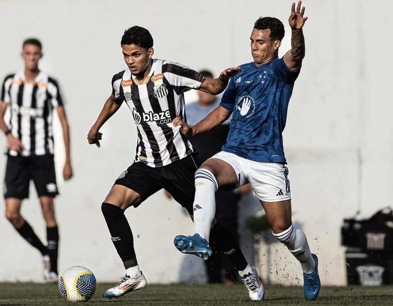 Santos e Cruzeiro disputam semifinais no Brasil Sub-17 -