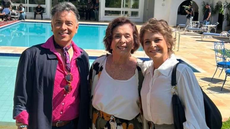 Betty Faria com Rodrigo Fagundes e Drica Moraes, que vivem seus irmãos em "Volta por Cima"