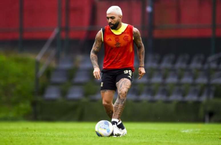 Marcelo Cortes/CRF - Legenda: Gabriel em treino pelo Flamengo