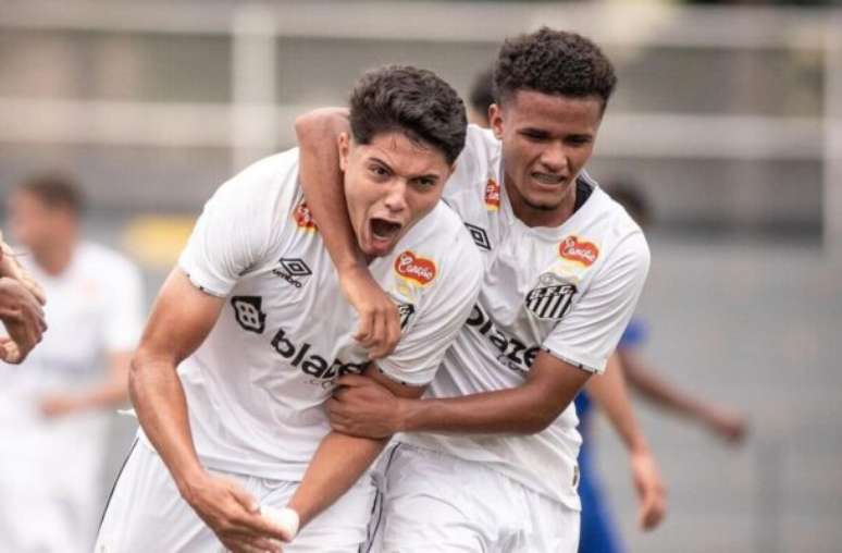 Foto Bruno Vaz / Santos - Legenda: Garotos do Santos aplicaram goleada e estão classificados