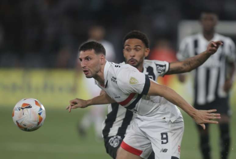 Calleri marcou pela última vez nas oitavas, contra o Nacional, no MorumBis.