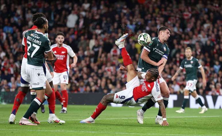 Gabriel Jesus foi titular do Arsenal no duelo contra o Bolton – Alex Pantling/Getty Images