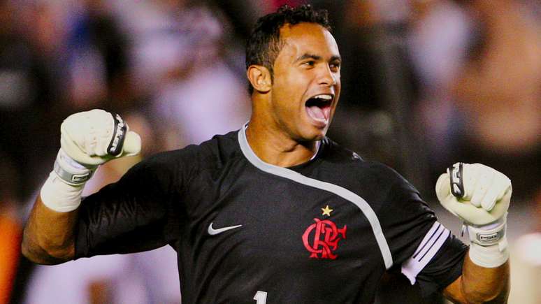 Former goalkeeper Bruno owes a pension of R million to his son with Eliza Samudio, the newspaper says