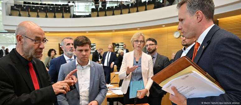 Bate-boca marcou sessão inaugural do novo Parlamento na Turíngia