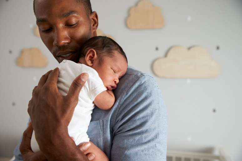 Criar uma rotina saudável de sono favorece o desenvolvimento dos bebês