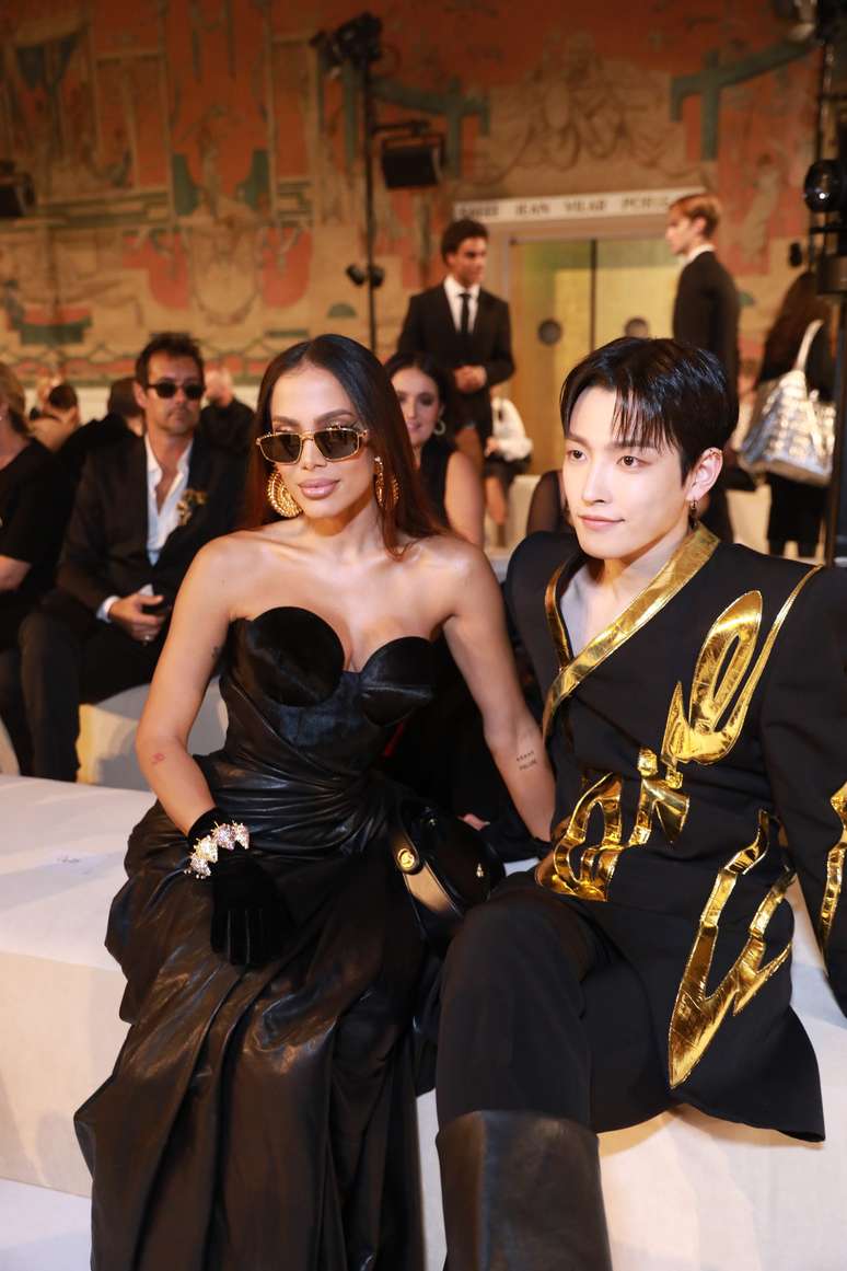 Anitta e Hong Joong do grupo de K-Pop Ateez 