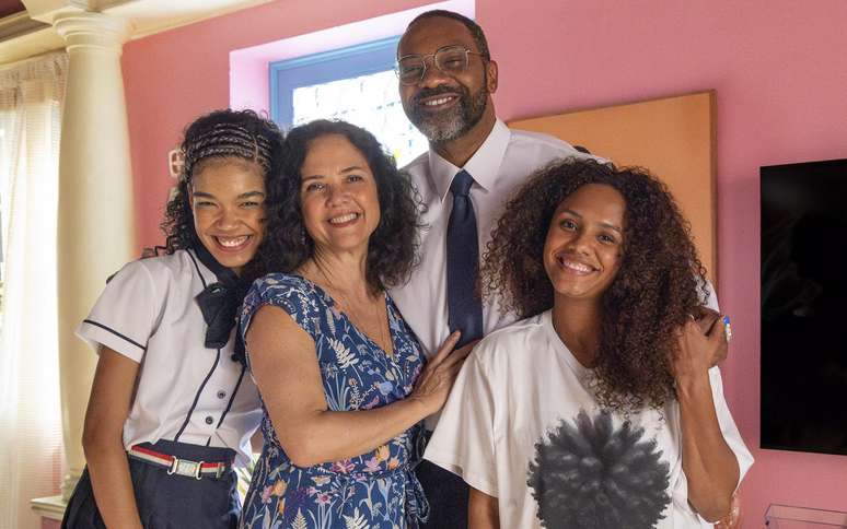 Família da protagonista Madá na novela Volta por Cima que será a substituta de Família é Tudo 