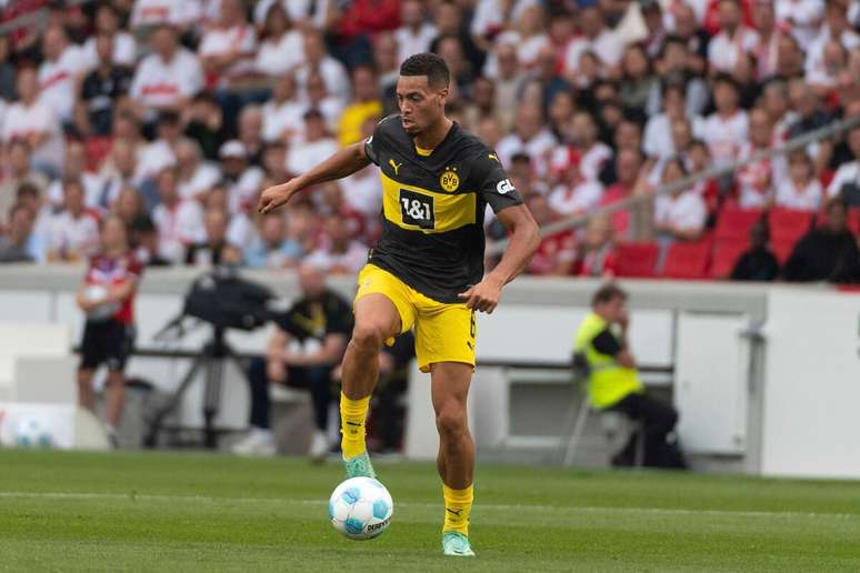 Felix Nmecha (Borussia Dortmund) durante jogo contra o VfB Stuttgart, no dia 22.09.2024 