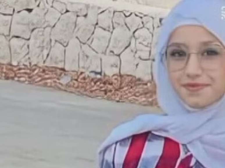 Mirna Raef Nasser tinha 16 anos; a jovem nasceu em Balneário Camboriú (SC) e mudou para o país árabe ainda criança.