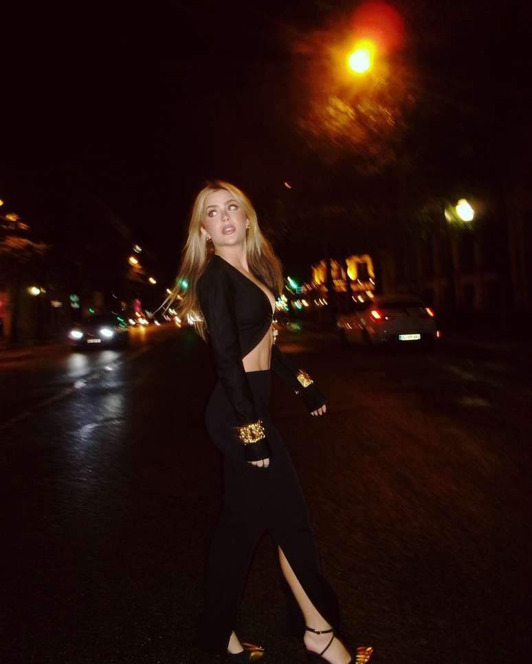 Jade Picon, ex BBB, walks through Paris in R$21,000 shoes