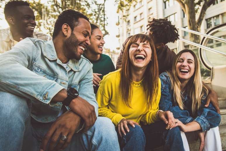 Pessoas felizes cuidam mais de si e isso pode aumentar a longevidade