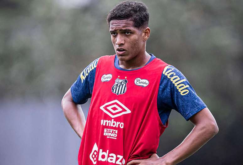 Santos encaminha renovação com Souza –