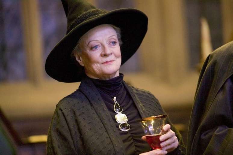 Maggie Smith como a professora Minerva McGonagall em Harry Potter. A atriz morreu, nesta segunda, 27, aos 89 anos.