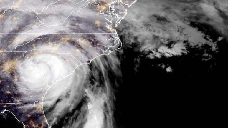 Imagem de satélite mostra furacão e depois a tempestade tropical Helene, depois que se moveu para o interior da Flórida e Geórgia