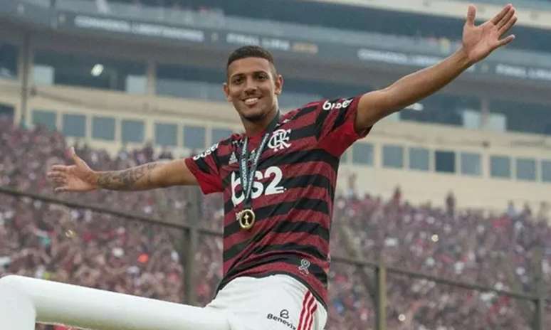 Vinicão, novo namorado de Anitta, campeão da Libertadores pelo Flamengo -