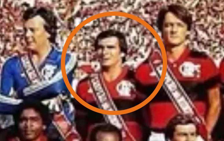 Reinaldo ao lado do goleiro Raul no poster do Flamengo campeão do Mundial de 1981 –