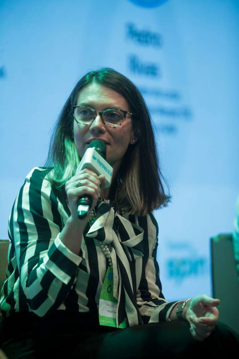 Carla Primavera, superintendente da Área de Transição Energética e Clima do BNDES, explica que o banco de fomento faz uma avaliação de impacto socioambiental e uma análise de risco climático nas operações de crédito envolvendo o fundo específico de clima