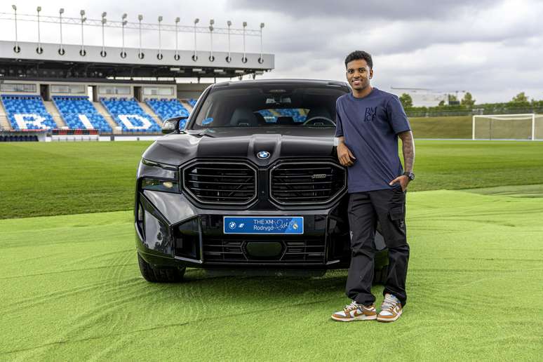 Rodrygo com o BMW XM