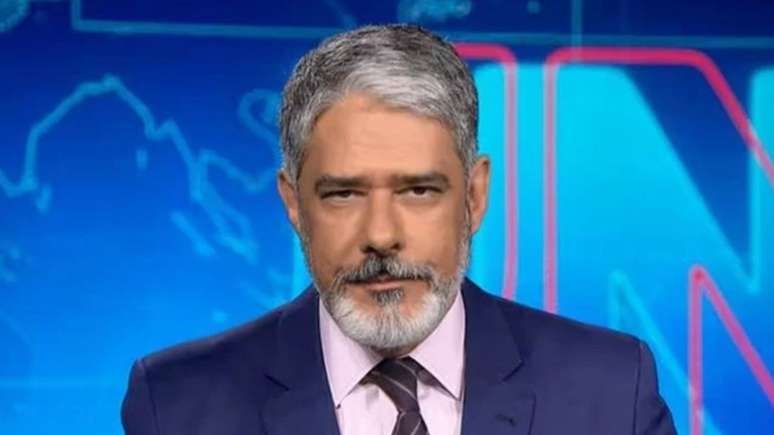 William Bonner no Jornal Nacional; Horário de Verão pode promover mudanças na programação da Globo 