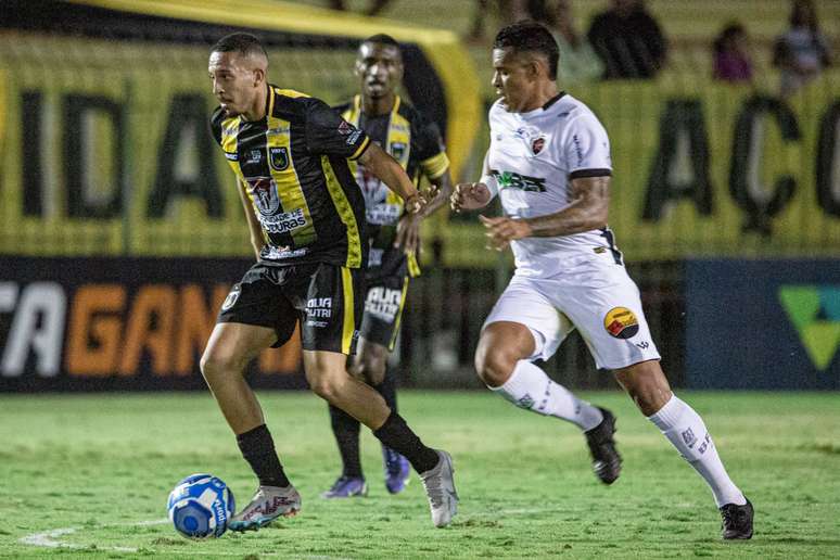 Volta Redonda e Botafogo em ação. 