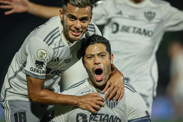 Fausto Vera em campo pelo Atlético. 