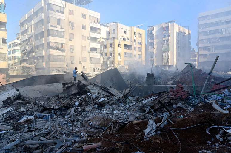 Edifícios destruídos no bairro de Haret Hreik, nos subúrbios ao sul de Beirute, após ataques militares israelenses