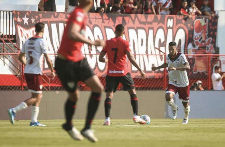 Lance que gerou reclamção do time do Fluminense –